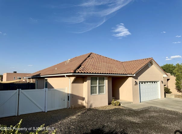 4904 RIO Street, Farmington, NM 87402
