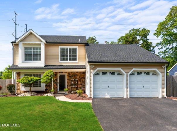 34 Mount Run, Tinton Falls, NJ 07753