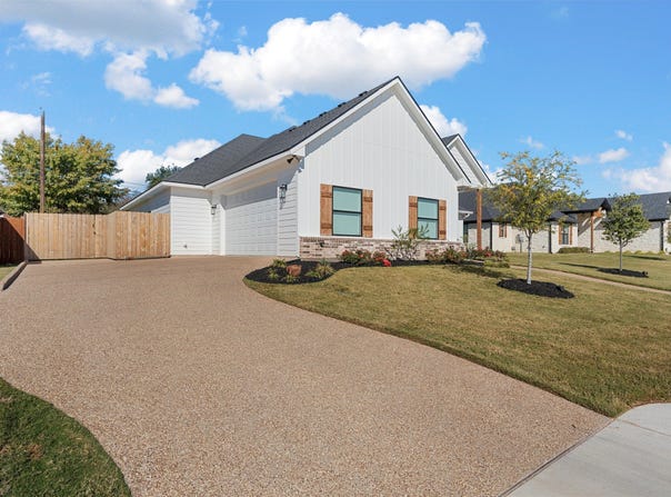 905 Day Star Drive, Hewitt, TX 76643