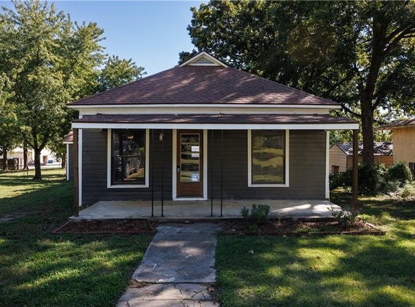 320 S 8th, Fredonia, KS 66736