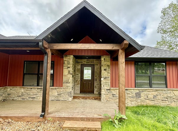 185 Sunshine Avenue, Cabool, MO 65689