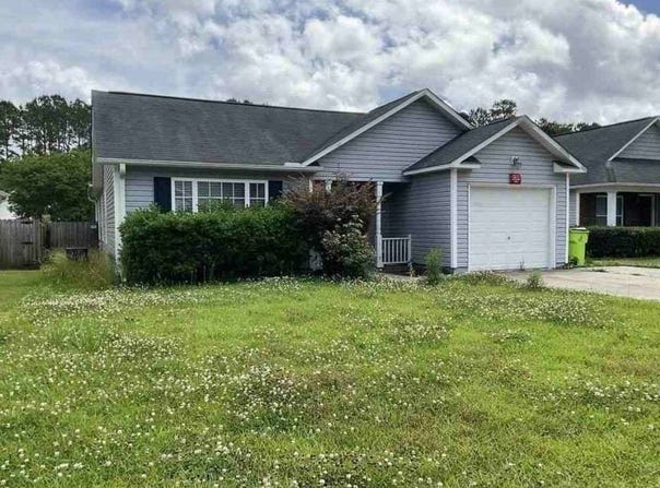 4745 Corena Dr, New Bern, NC 28562