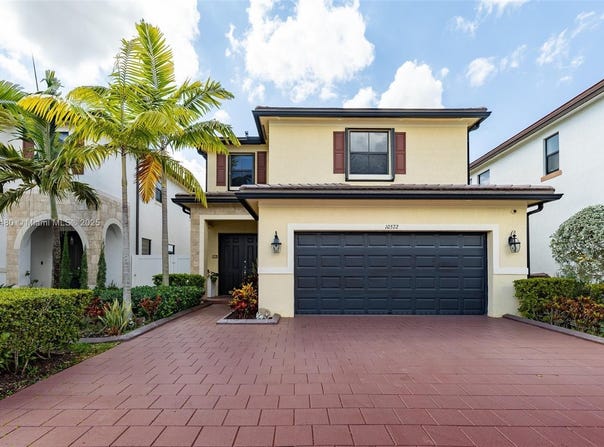 10572 W 35th Way, Hialeah, FL 33018