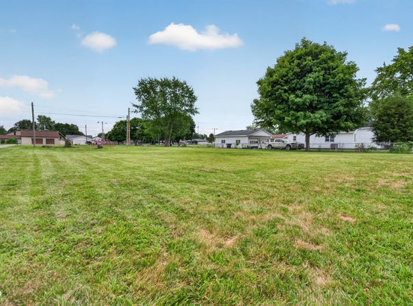 849 N 11th Street N, Elwood, IN 46036