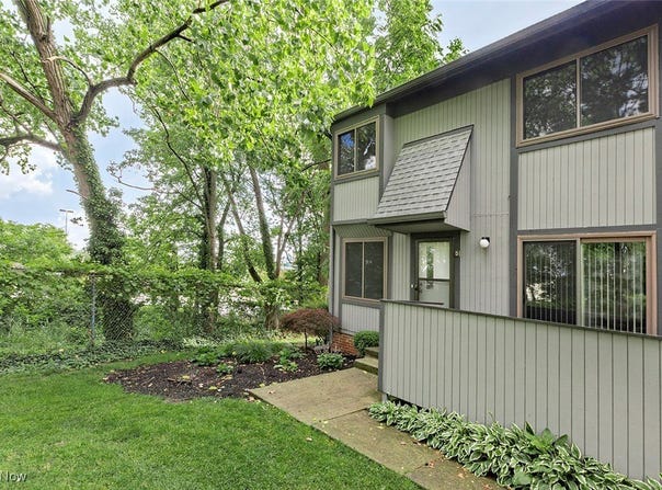 34939 N Turtle Trail unit: D, Willoughby, OH 44094