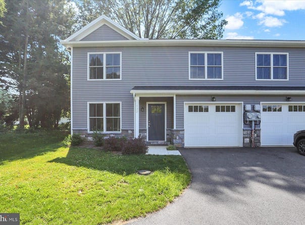 132 HART LANE, HERSHEY, PA 17033