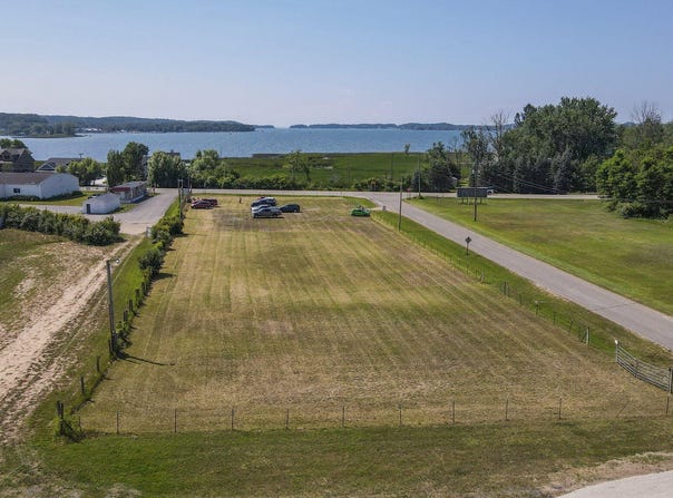 5535 John Street, Onekama, MI 49675