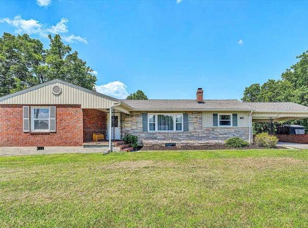 310 Daladier DR, Vinton, VA 24179