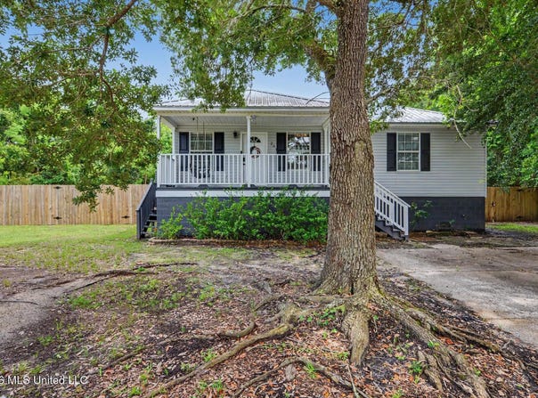 203 Mcdonald Drive, Pass Christian, MS 39571