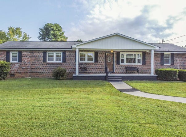 151 Selma St, Lenoir City, TN 37771