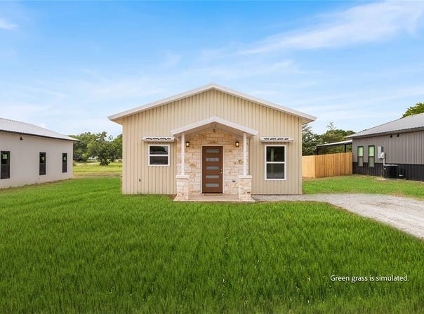 1109 E Navarro Avenue, Mart, TX 76664