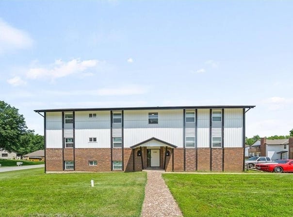 2200 Mission Road, Harrisonville, MO 64701