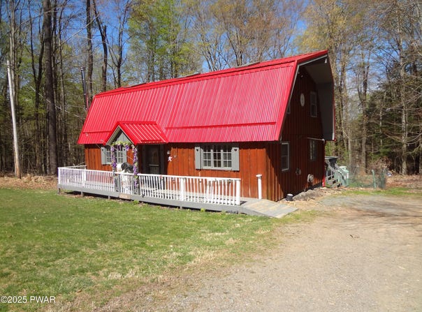 113 Fawnwood Drive, Greentown, PA 18426