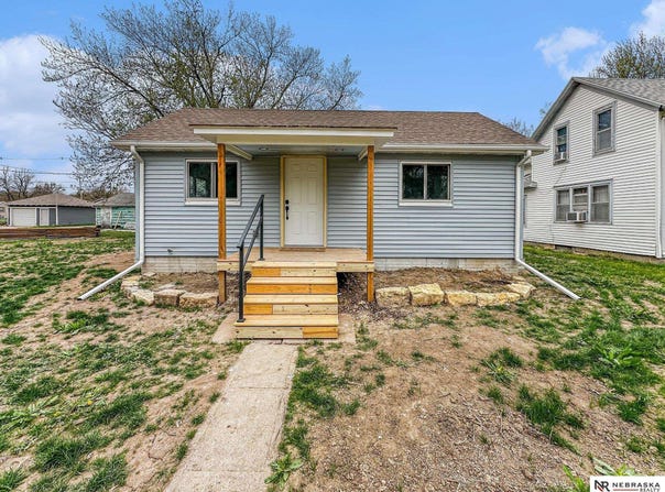 427 N School Street, Wilber, NE 68465