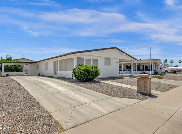 2241 N NICKLAUS Drive, Mesa, AZ 85215