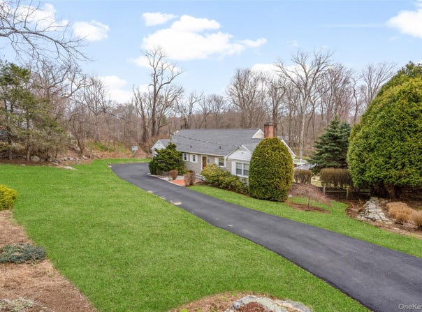 459 Den Road, Stamford, CT 06903
