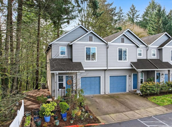 810 E 9TH St, Newberg, OR 97132