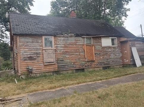 2401 Kansas Avenue, Flint, MI 48506