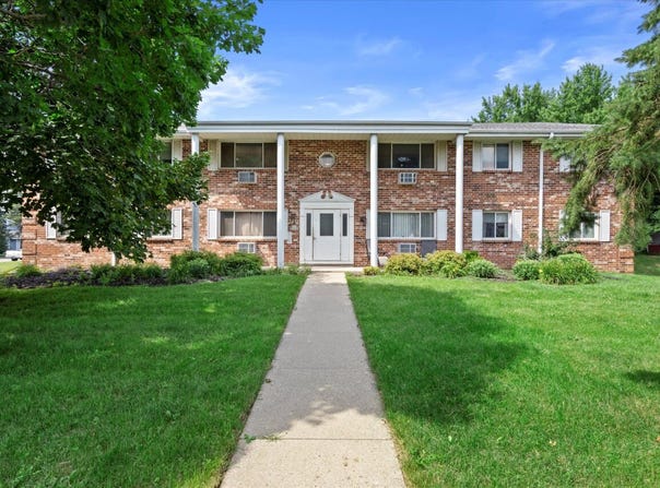 N114w15680 Sylvan Cir, Germantown, WI 53022