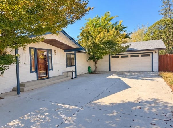 1111 North Street, Yreka, CA 96097