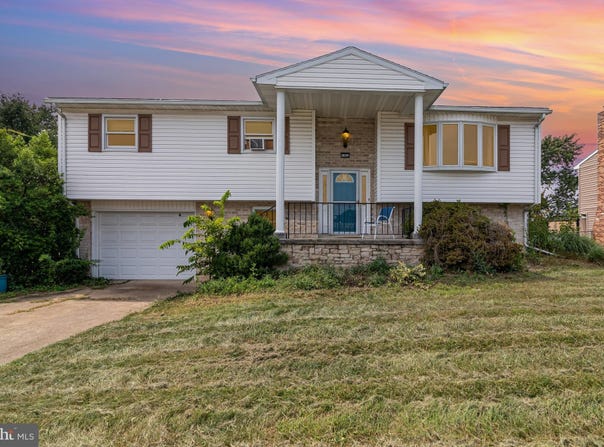1886 RACHEL DRIVE, CARLISLE, PA 17013