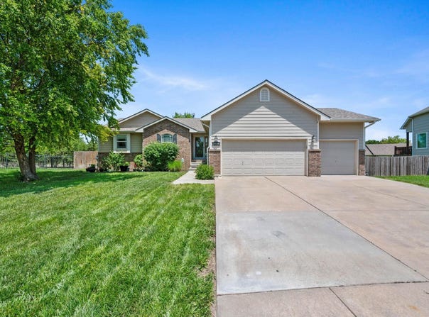2034 N Northridge St, Andover, KS 67002