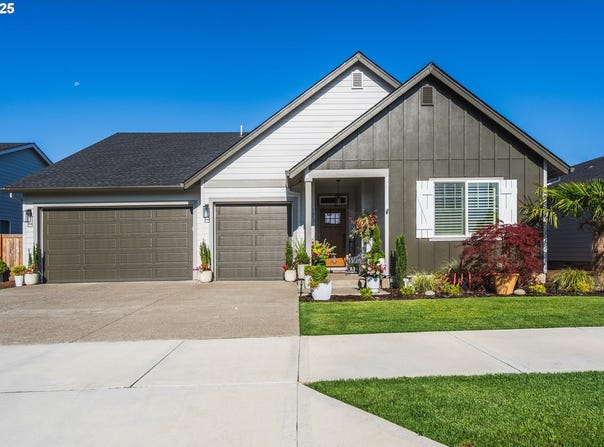 1053 S VINE ST, Canby, OR 97013