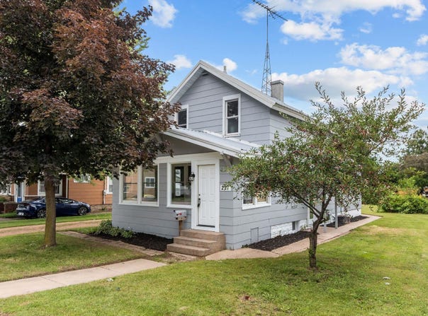 227 S MAIN Street, CLINTONVILLE, WI 54929