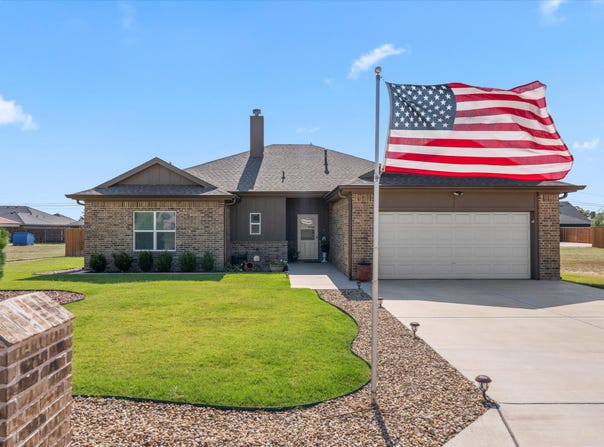 2035 Harvard Drive, Levelland, TX 79336