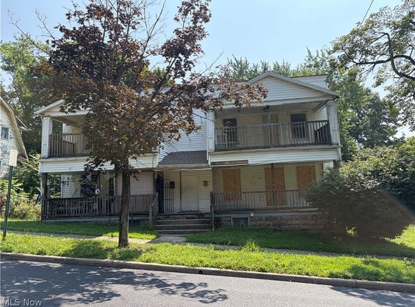 2151 8th Street SW, Akron, OH 44314