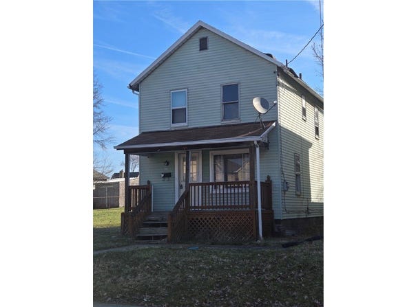 1131 Hamilton Ave, Farrell, PA 16121