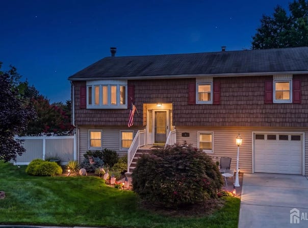 6 Ridgeview Road, Jamesburg, NJ 08831