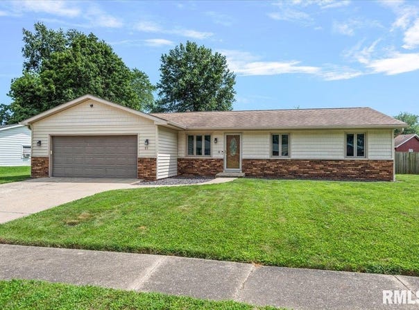 21 ARTHUR Drive, Rochester, IL 62563