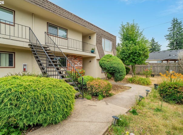 18435 NE GLISAN St, Portland, OR 97230