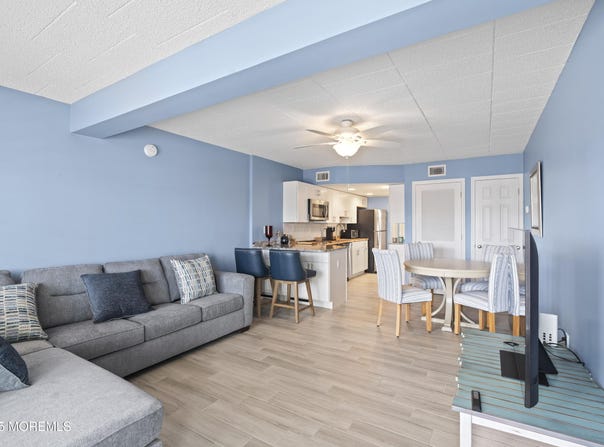 438 Highway 35 N, Mantoloking, NJ 08738
