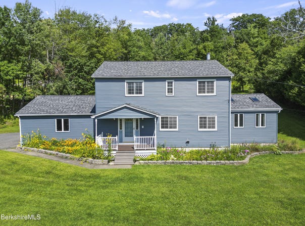 175 Oak Hill, North Adams, MA 01247