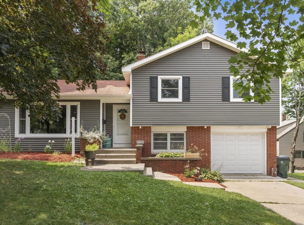 635 N Park Street, Reedsburg, WI 53959