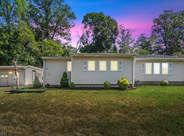 15 Dalewood Rd, Wayne Twp., NJ 07470-5342