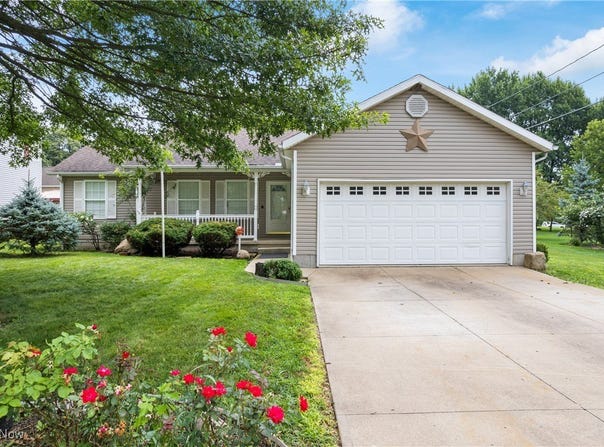 220 Cleveland Avenue SE, Brewster, OH 44613