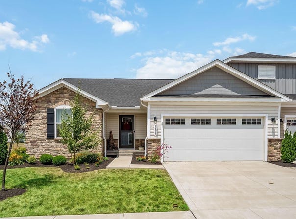 2426 Mcclouds Square, Marysville, OH 43040