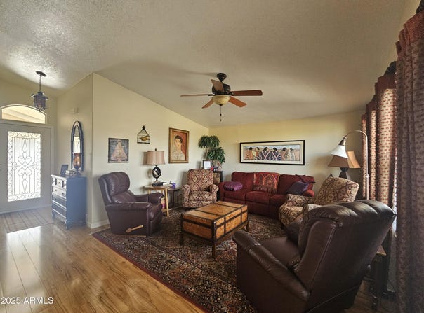 650 N Hawes Road, Mesa, AZ 85207