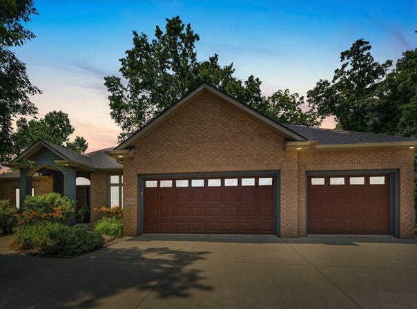 8006 Lawton Oaks Court, Fort Wayne, IN 46835-9396