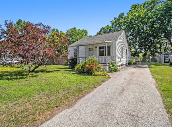 810 N James Street, Ludington, MI 49431
