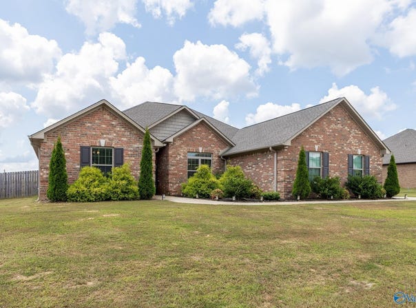 26652 Fox Cove Trail, Athens, AL 35613