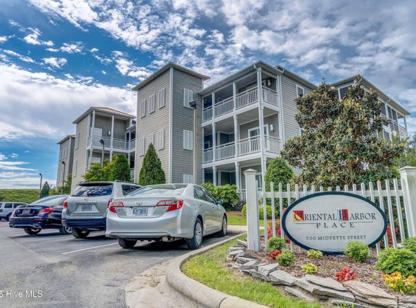 300 Midyette Street, Oriental, NC 28571