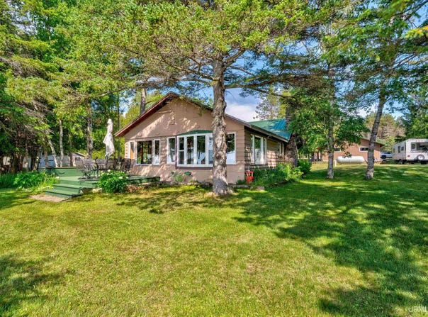 703N Corbridge Road, Gulliver, MI 49840
