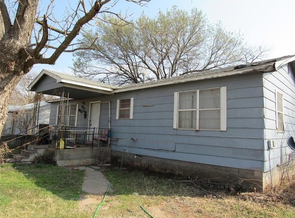 805 SW 4th, Lindsay, OK 73052