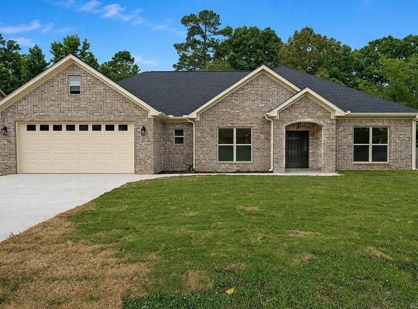 357 Regal Oaks, White Hall, AR 71602