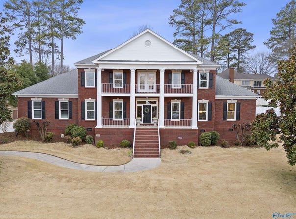 2808 Castle Pines Circle SE, Owens Cross Roads, AL 35763
