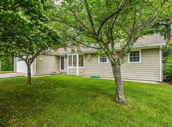 40 Lake Shore Drive S, Westford, MA 01886